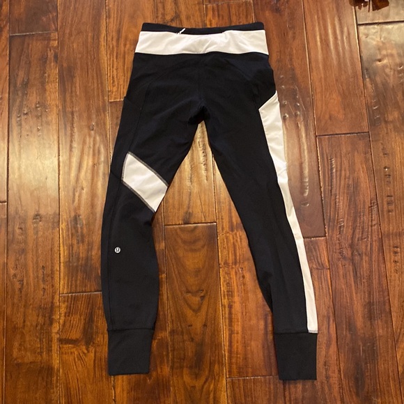 Lululemon leggings, white and silver reflective stripes - Picture 2 of 5